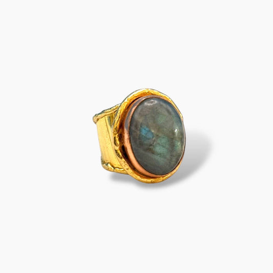 Sable Ring: Labradorite