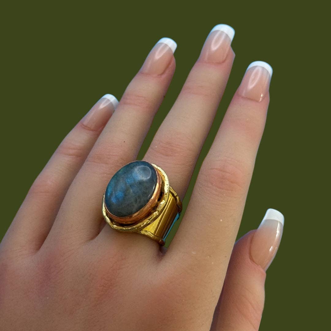 Sable Ring: Labradorite